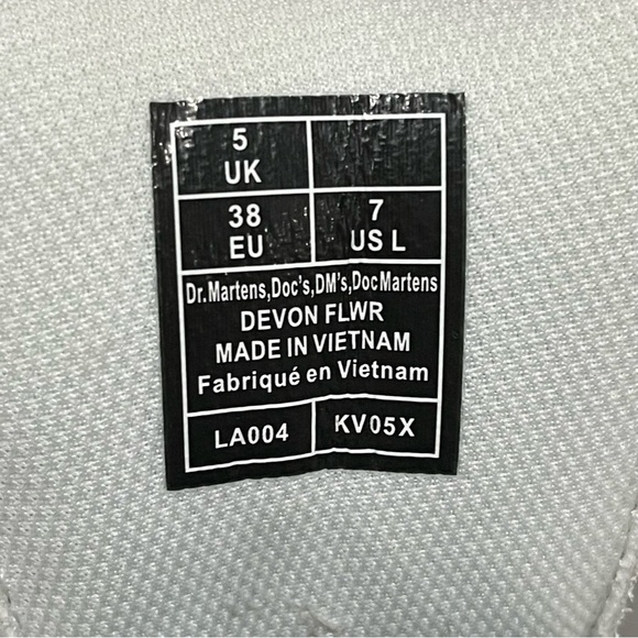 DR. MARTENS Women’s Devon Flower Platform Bootie - White - Sz - 7 .US / 38 .EU - Picture 9 of 11